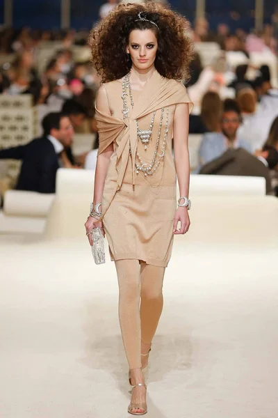 Look 28